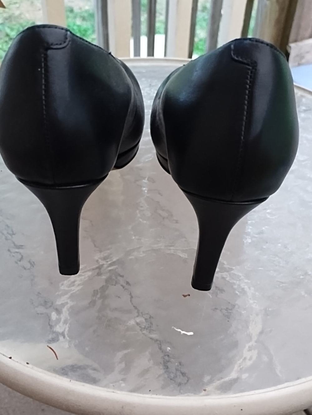 Clarks Classic Black Women's Pump - Sleek Leather Look - Picture 4 of 9